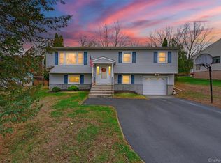 41 Creamery Dr, New Windsor, NY 12553