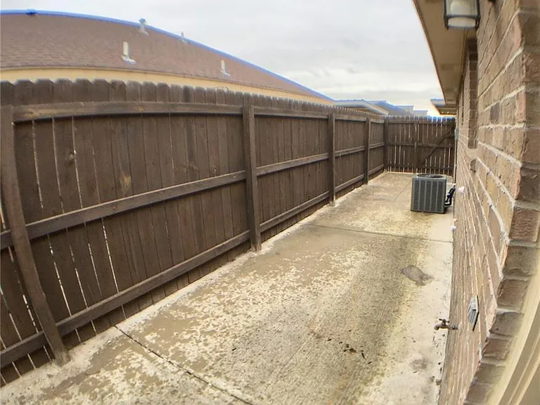 4722 N Dogwood St #4 — Photo 8