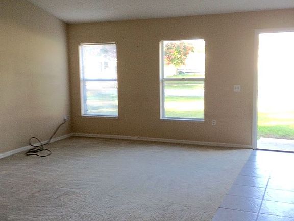 4th image of 2437 Whitehorse St