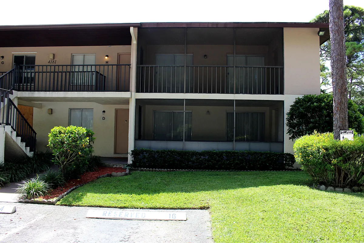 Building Photo - 4181 S 57th Ave #D