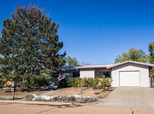 105 La Placita Cir, Santa Fe, NM 87505