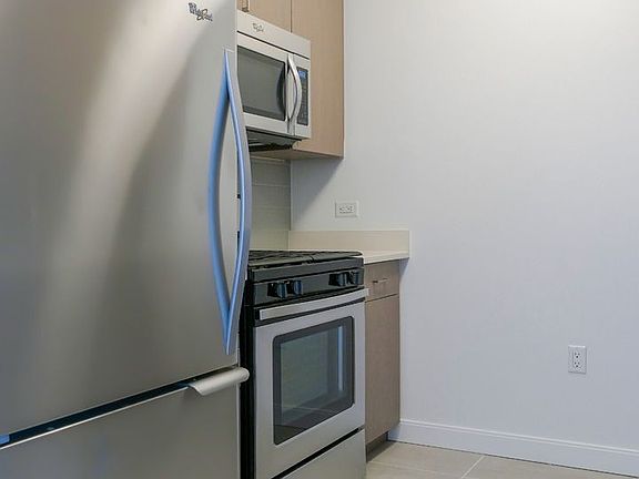 4th image of 6155 Junction Blvd #16D