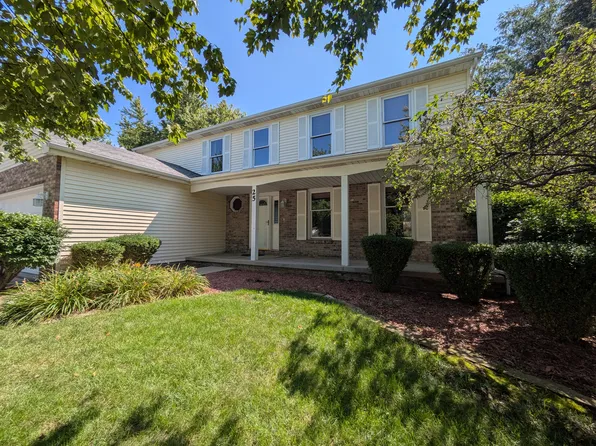 25 Ravenwood Cir, Bloomington, IL 61704