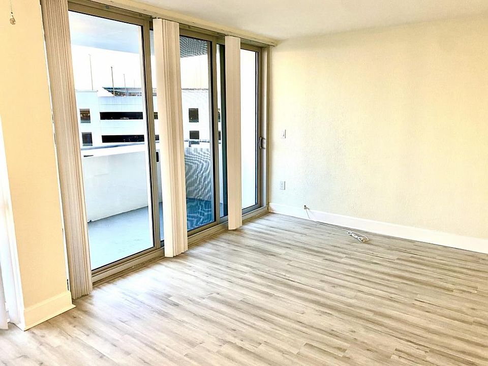 1st image of 470 3rd St S Unit 719