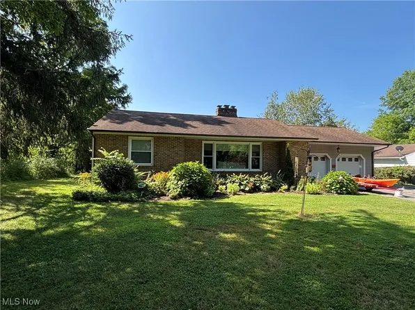 9041 Cedar Rd, Chesterland, OH 44026