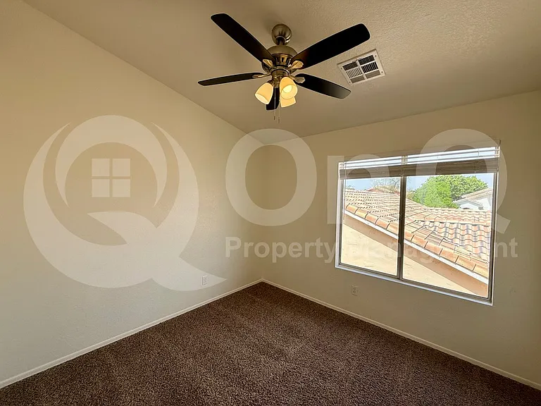 6321 E Roland St — Photo 18