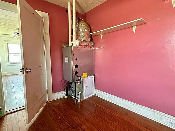 4th image of 813 Durst Ave E