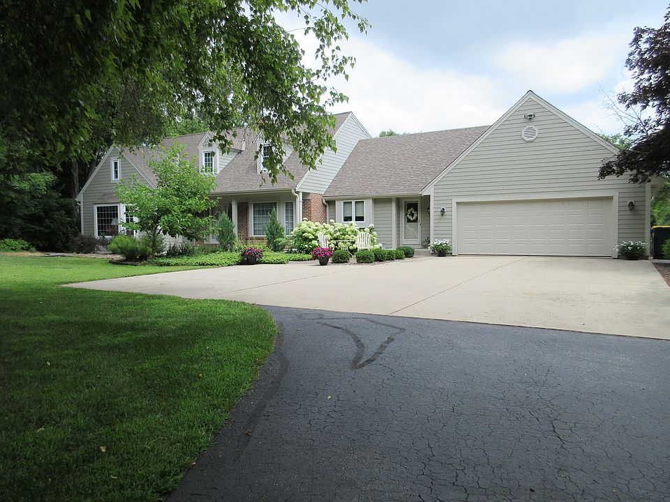 950 Pine Ridge Court