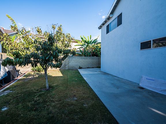 2nd image of 8722 Bel Air Cir