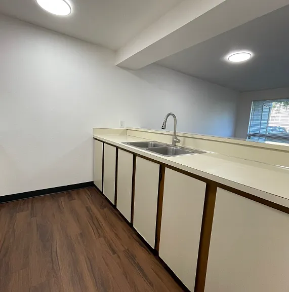 Park Place Apartments — Photo 2