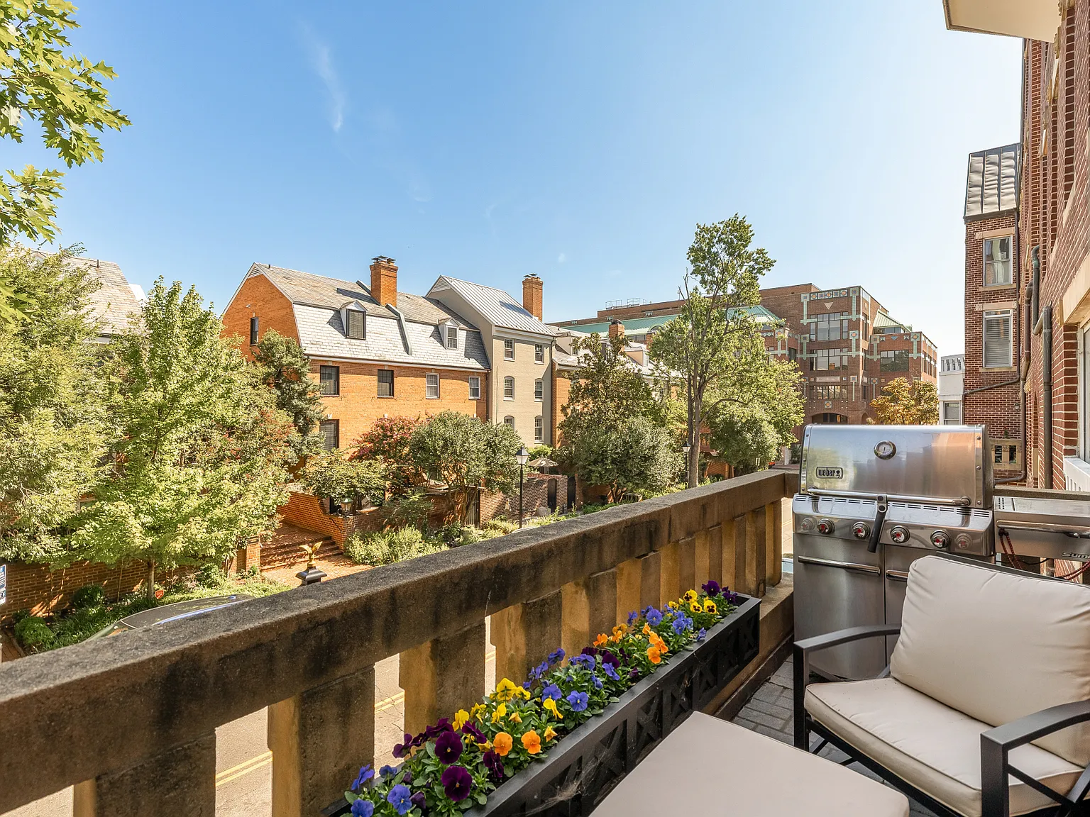 1 bed, 820 sqft, $3,990 — Photo 2