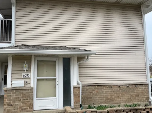 6033 Kit Carson Dr #15-4, Hanover Park, IL 60133
