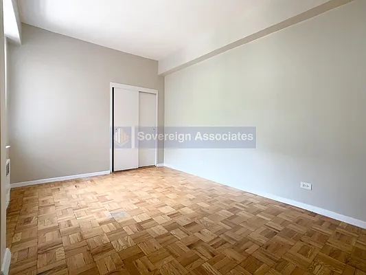 Sold by Sovereign Associates | media 22