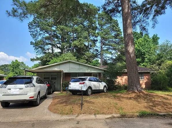 1702 S Kenwood Rd, Texarkana, TX 75501