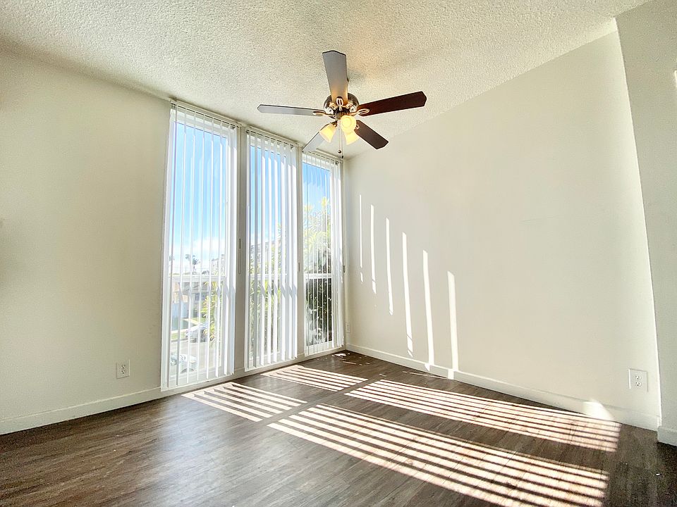 1st image of 3436 Mentone Ave #1
