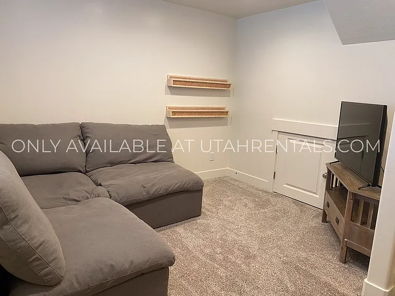 345 W Park View Ln — Photo 26