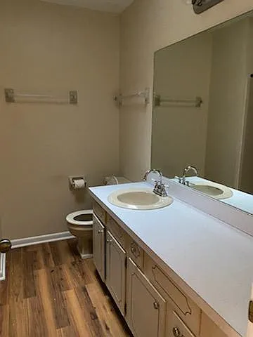 194 SW Crescent St — Photo 8