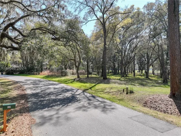 15 Barnwell Dr, Beaufort, SC 29907