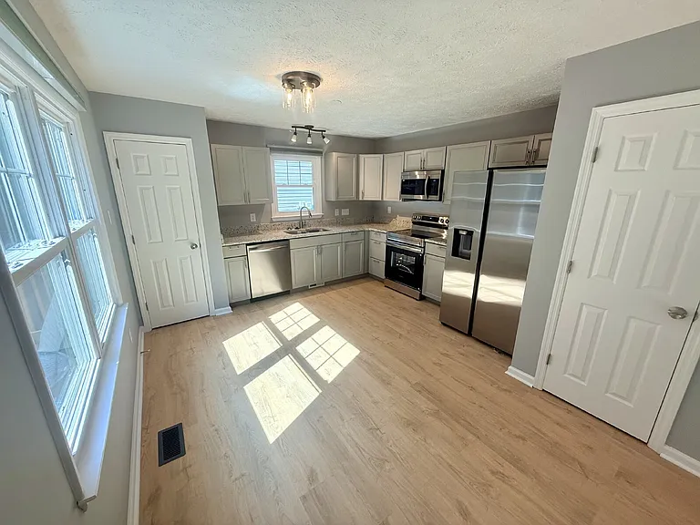 6439 Applewhite Rd — Photo 5
