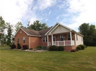 102 Oakhill Dr, Slippery Rock, PA 16057