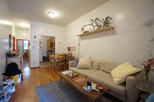 Rented by Rennit Inc. | media 23