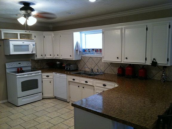 3rd image of 1810 W Avenue C