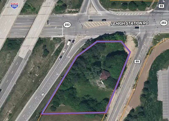 2nd image of 337 Middle Rd