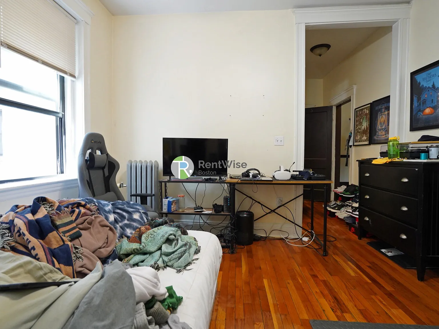 Studio, 400 sqft, $2,000 — Photo 4