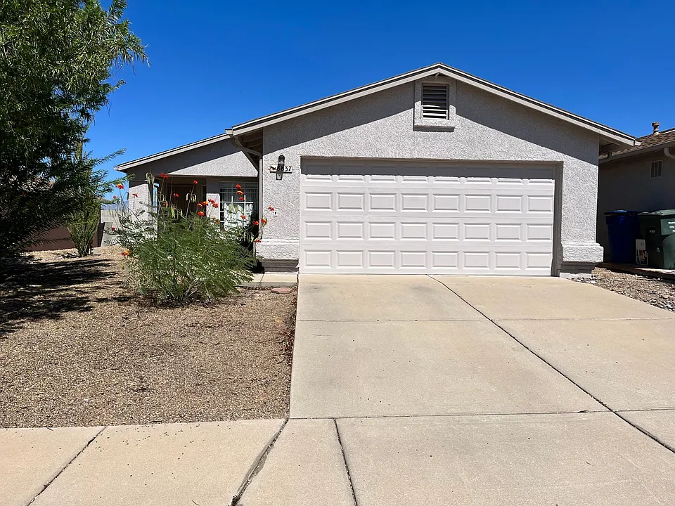 8837 E Apple Tree Dr