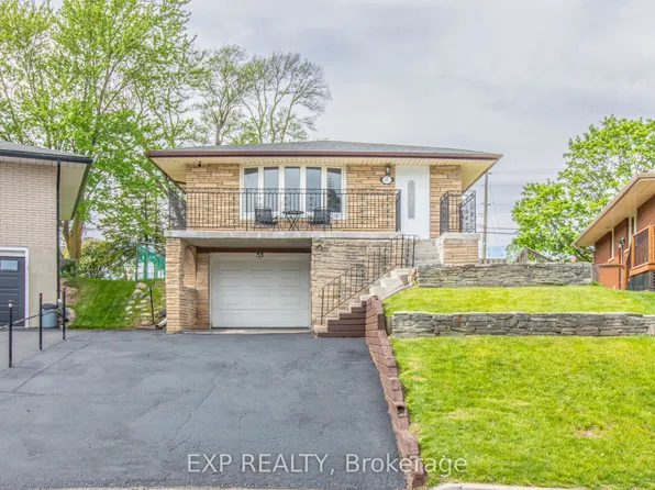 35 Hillsborough Cres, Kitchener, ON N2E 1J5