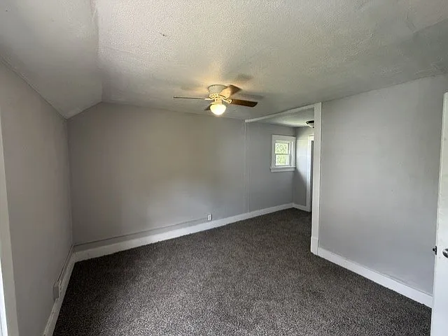 411 N Cedar Ave — Photo 4