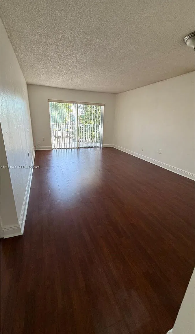 Doral Gardens Ii Condo — Photo 4