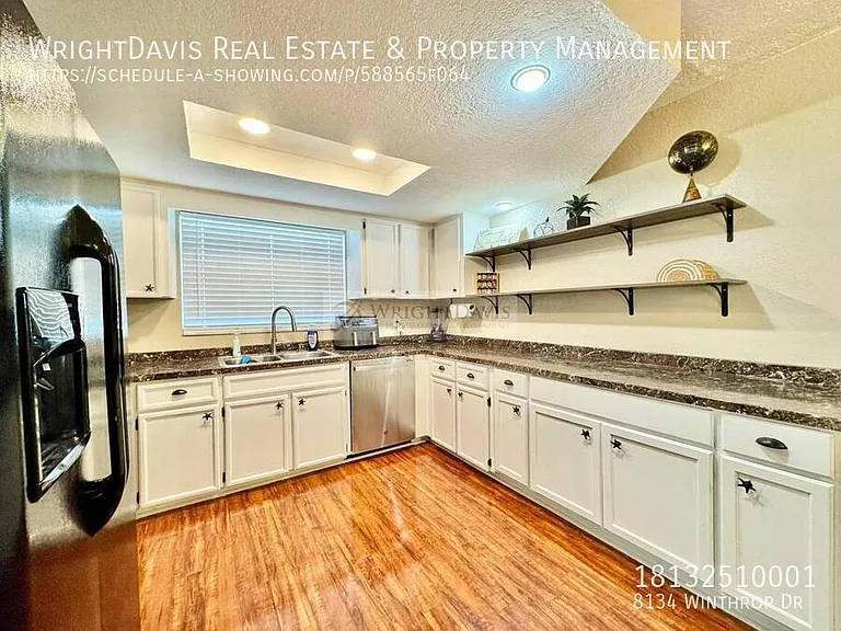 8134 Winthrop Dr — Photo 13