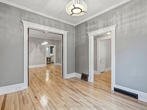 2nd image of 198 Duke St