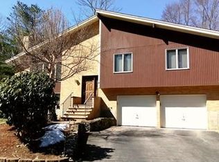 2 Blueberry Ln, Sharon, MA 02067
