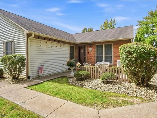 3554 Chesapeake Dr, Zanesville, OH 43701