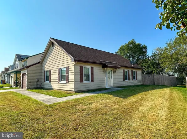 17 Hamilton St, Logan Township, NJ 08085