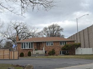 8410 S 83rd Ave, Hickory Hills, IL