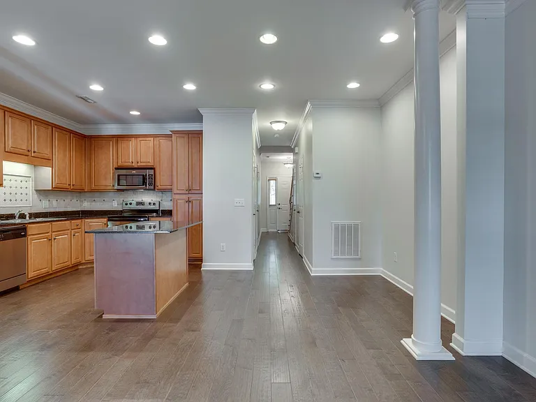 1823 Brentwood Pointe #1823 — Photo 5