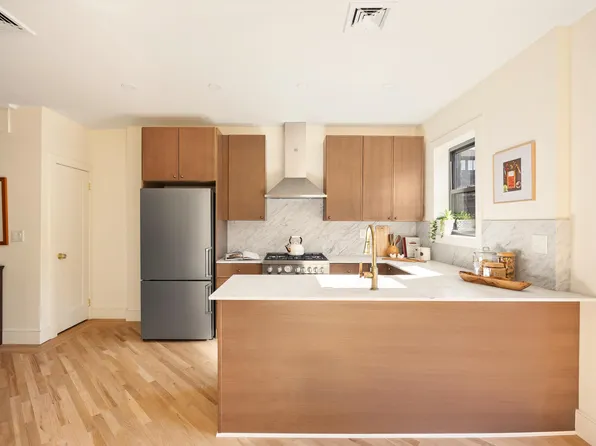 388 Fenimore Street image 4 of 19