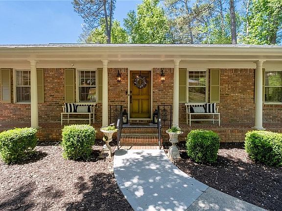 2nd image of 2951 Shillingford Ct SE