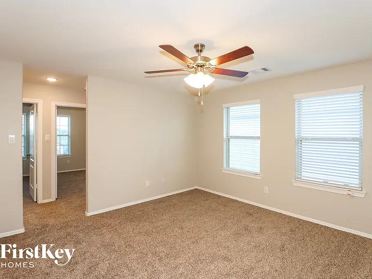 9935 Yanet Grove Ln — Photo 11