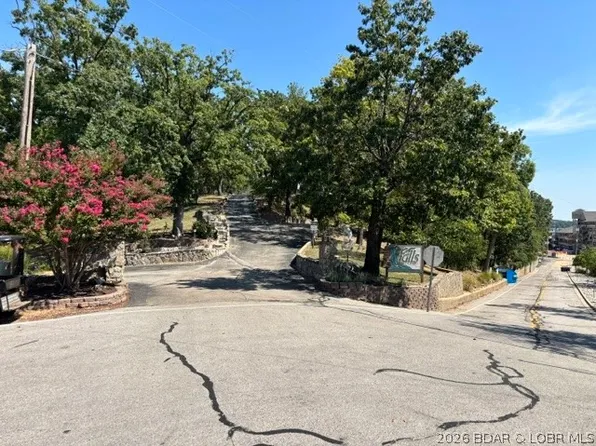 21 Westshore Falls Ct #21-1A, Lake Ozark, MO 65049