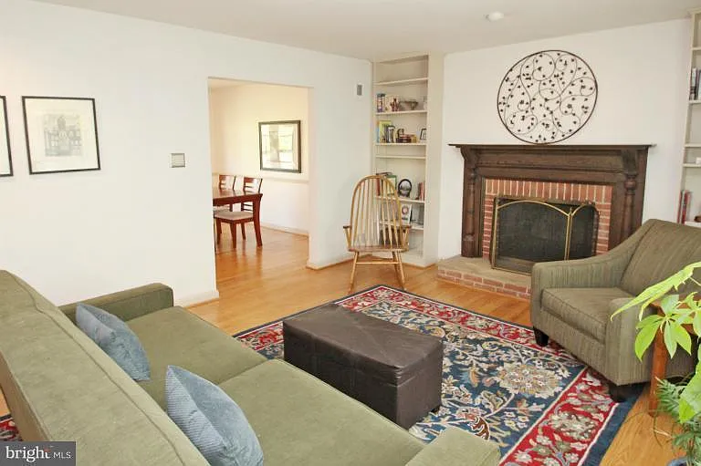 2107 Westview Ter — Photo 7