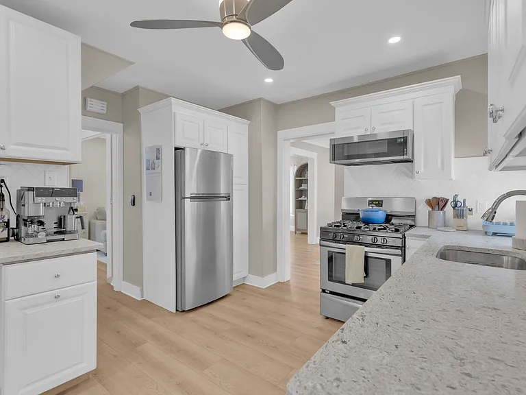 44 Hazelwood Ave — Photo 15