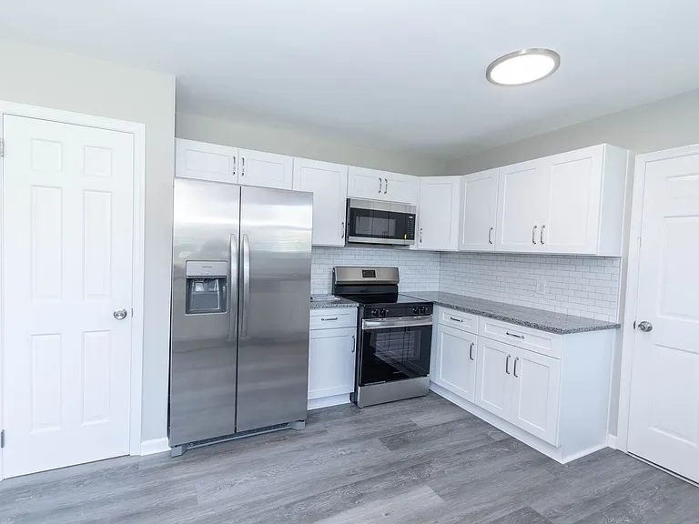 724 Lucas Creek Rd — Photo 11