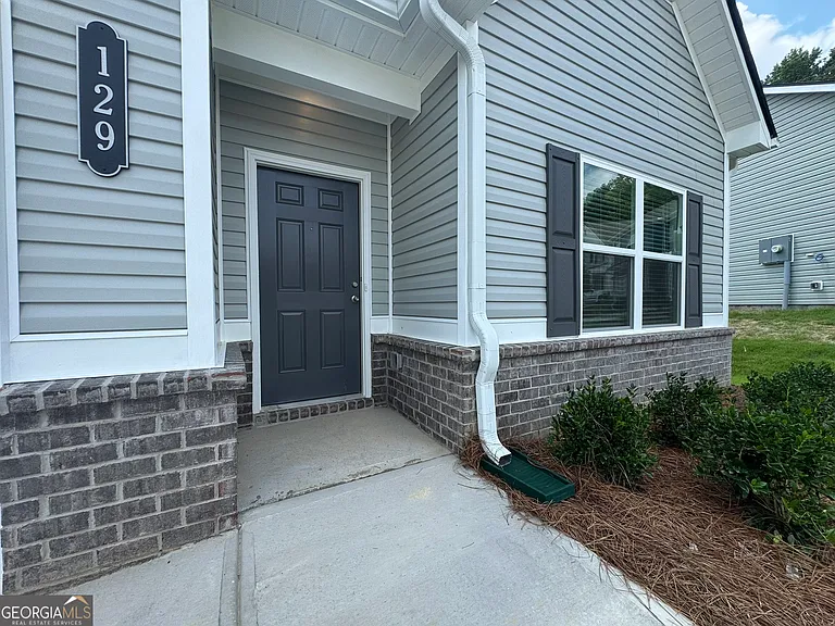 129 Sycamore Ln — Photo 4