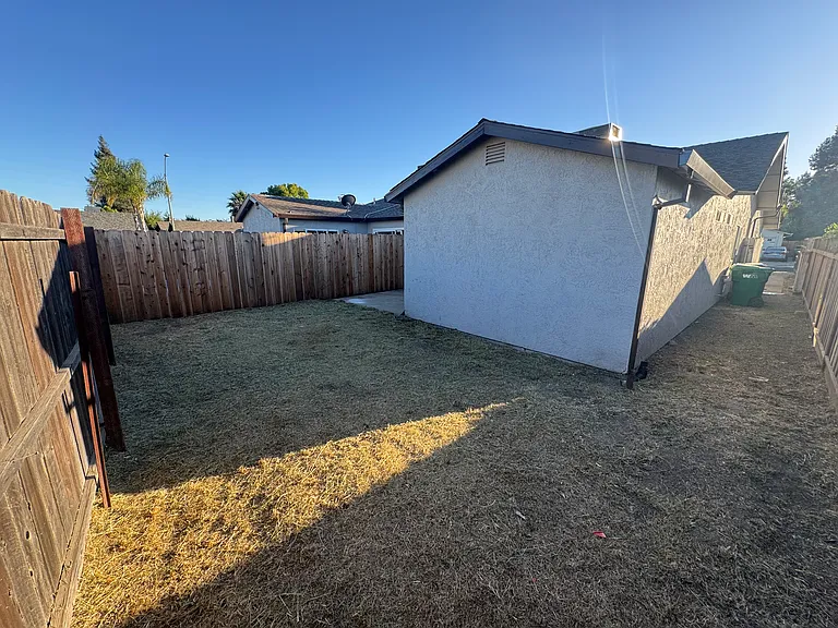 411 Cedar Ct — Photo 19