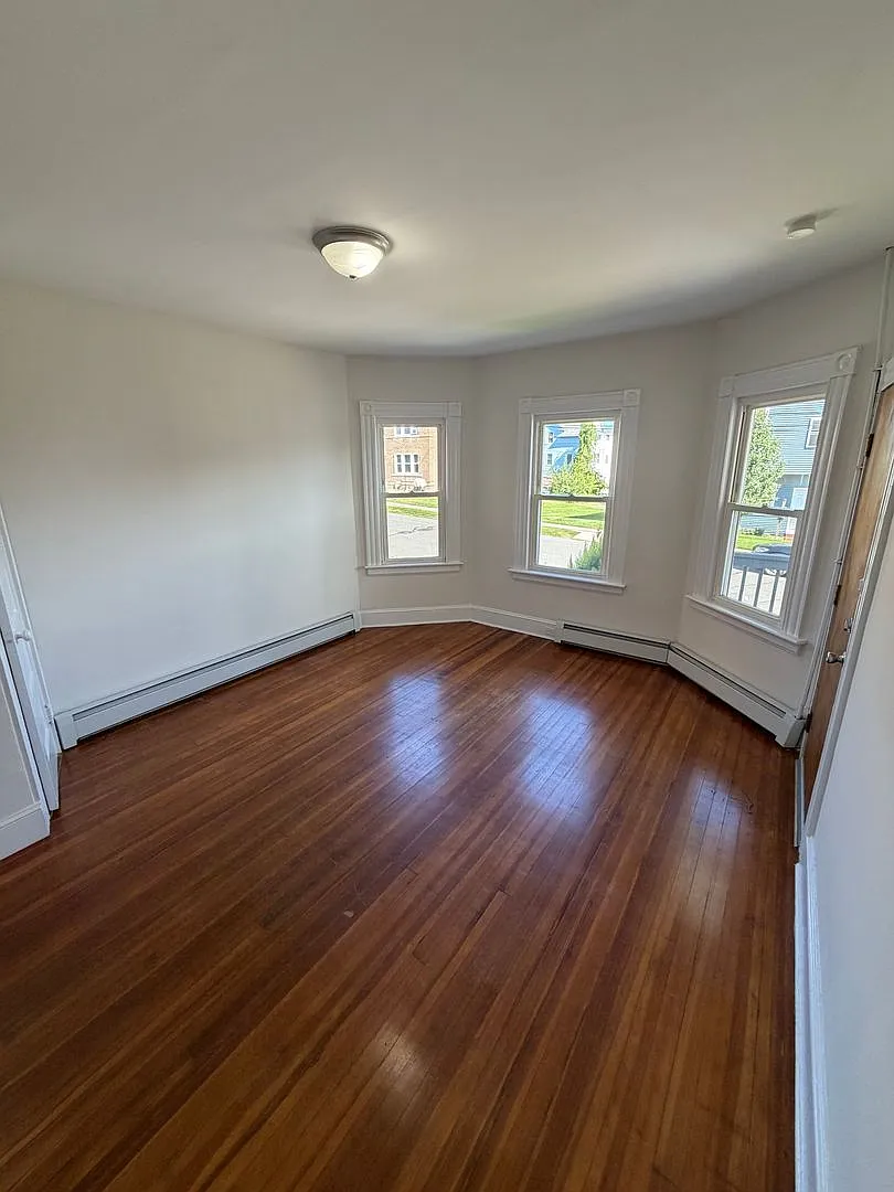 40 Horace St. — Photo 3