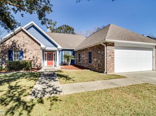 410 Crest Cir, Youngsville, LA 70592
